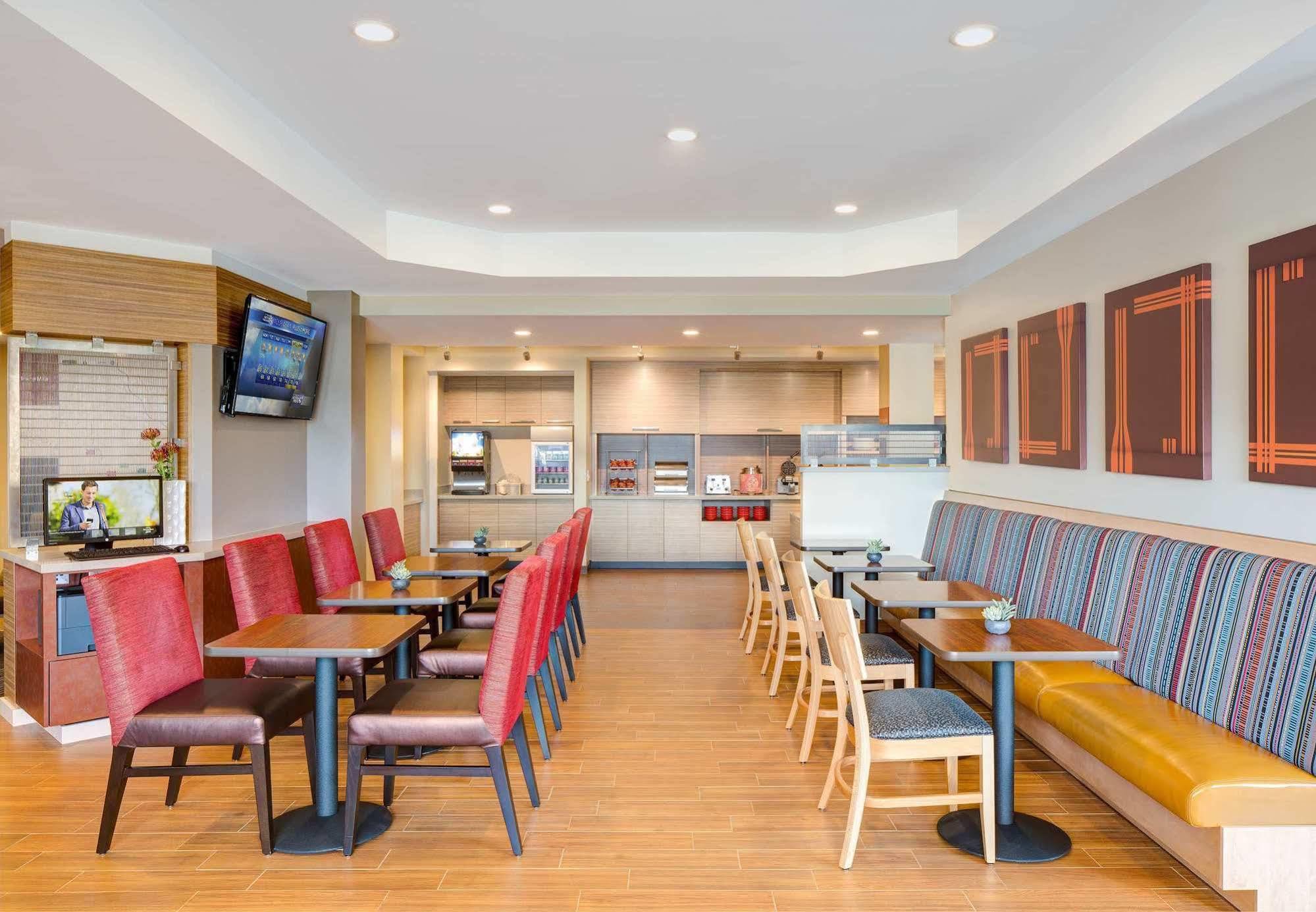 Towneplace Suites By Marriott Parkersburg Buitenkant foto
